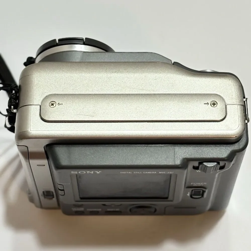 Sony Digital Mavica MVC-FD7 10x Optical Zoom Floppy Disk Camera